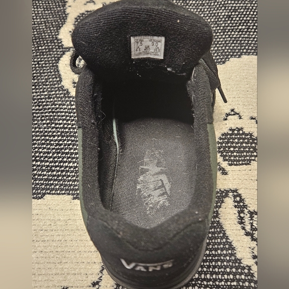 Vans Womens Sneakers - Size 9 - Preowned - Picture 5 of 11
